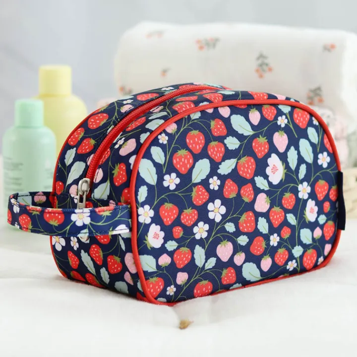Toilettassen>A Little Lovely Company Jules Toiletry Bag strawberries