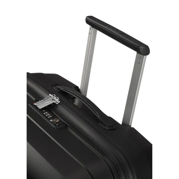 Reistrolleys|Reiskoffers>American Tourister Airconic Spinner 67 onyx black