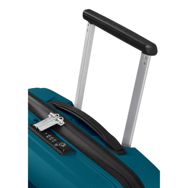 Transavia Trolleys|Ryanair Trolleys>American Tourister Airconic Spinner 55 deep ocean