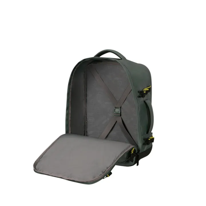 Handbagage Reistassen|Heren Reistassen>American Tourister TAKE2CABIN Casual Backpack M dark forest