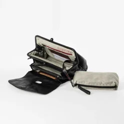 Crossbody|Clutches><noscript><img width=