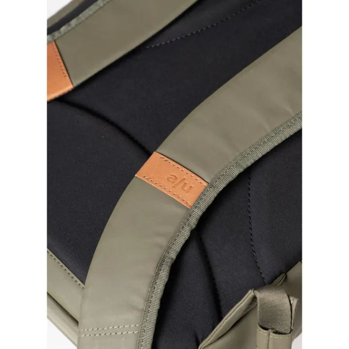 Kleine Rugzakken|Laptop Rugzakken>Aunts & Uncles Kumotsu RE Backpack fallen rock