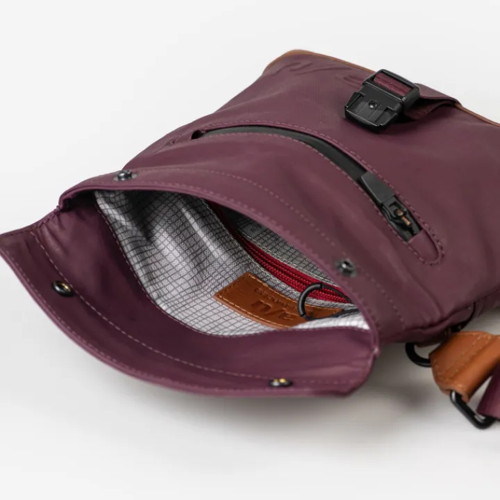 Heuptassen|Crossbody>Aunts & Uncles Tsu cherry laquer