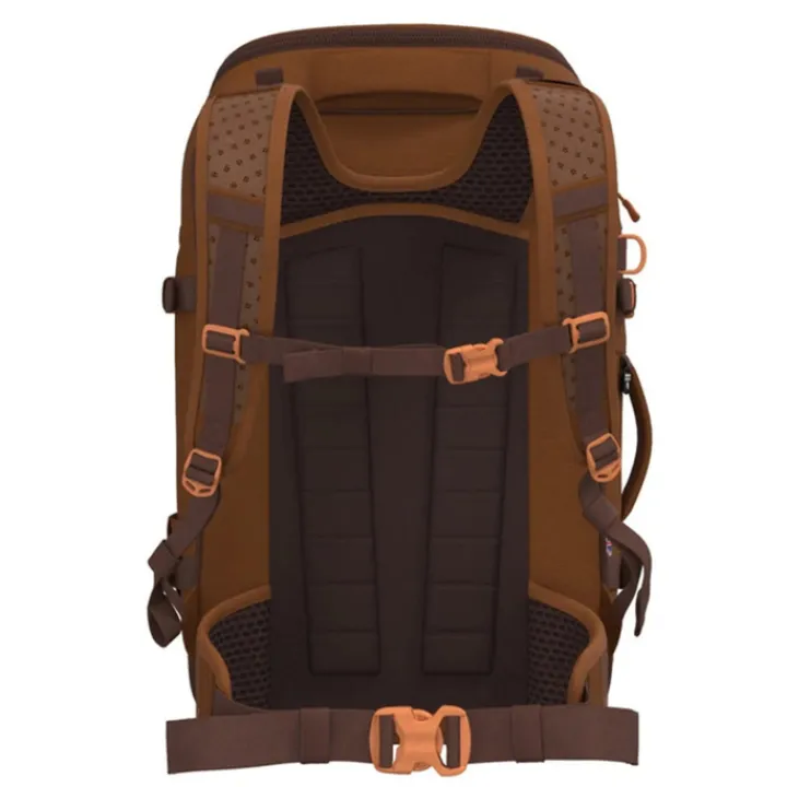 Grote Rugzakken|Daypack>CabinZero Adventure Pro 42L Cabin Backpack saigon coffee