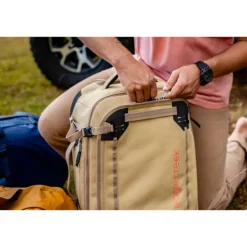 Transavia Trolleys|Klm Trolleys>Eagle Creek Gear Warrior XE 4 Wheeled Carry On blue jay