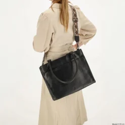 15.6 Inch Laptoptassen|Laptop Schoudertassen>Hide & Stitches Next Navajo Laptopbag black