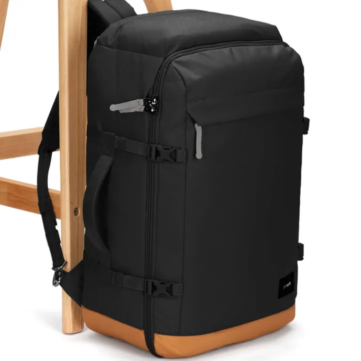 Grote Rugzakken|Daypack>Pacsafe Go Carry-On Backpack 44L Anti-Theft jet black