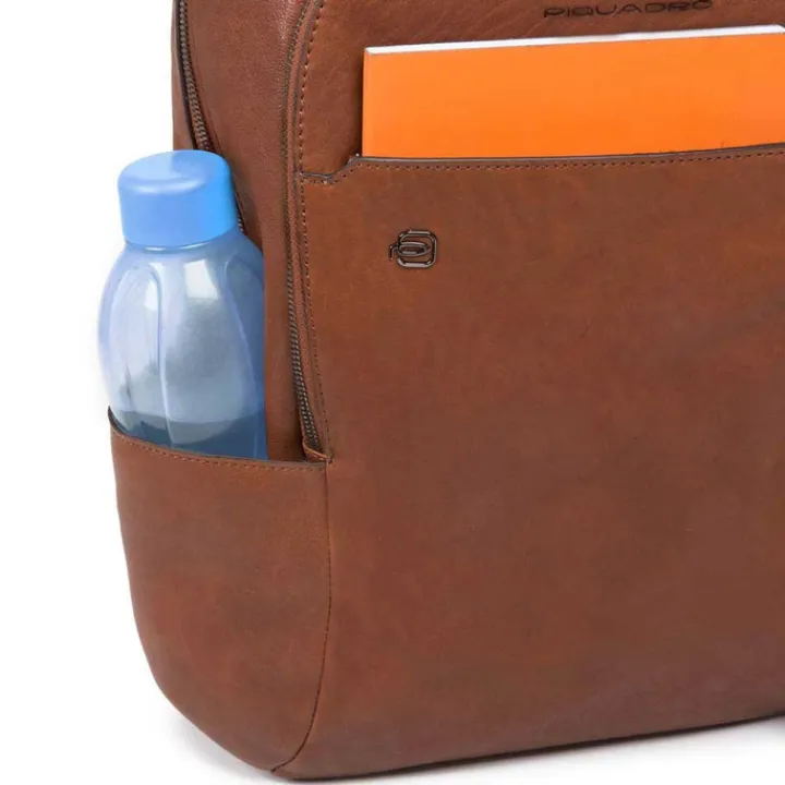 Kleine Rugzakken|13 Inch Laptoptassen>Piquadro Black Square Computer Backpack with iPad Compartment tobacco