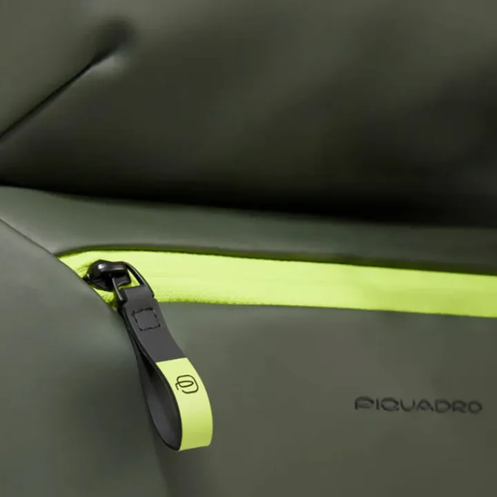 Transavia Trolleys|Ryanair Trolleys>Piquadro C2OW Slim Cabin Spinner 55 verde