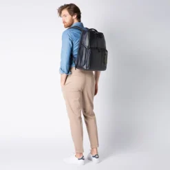 15.6 Inch Laptoptassen|Laptop Rugzakken>Piquadro Urban Fast-check PC Backpack with iPad Compartment grey-black