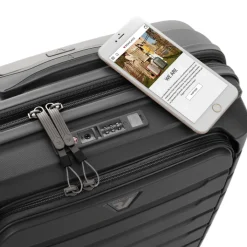 Transavia Trolleys|Ryanair Trolleys><noscript><img width=