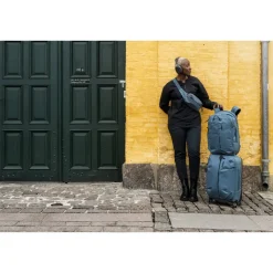 Transavia Trolleys|Klm Trolleys>Thule Aion Carryon Spinner 55 dark slate