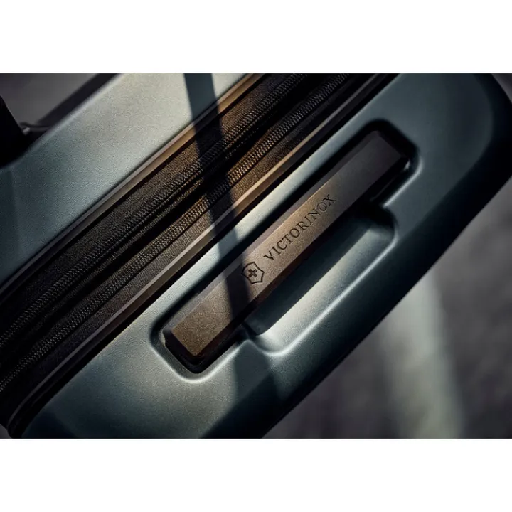 Harde Koffers|Reiskoffers>Victorinox Airox Advanced Medium Case black