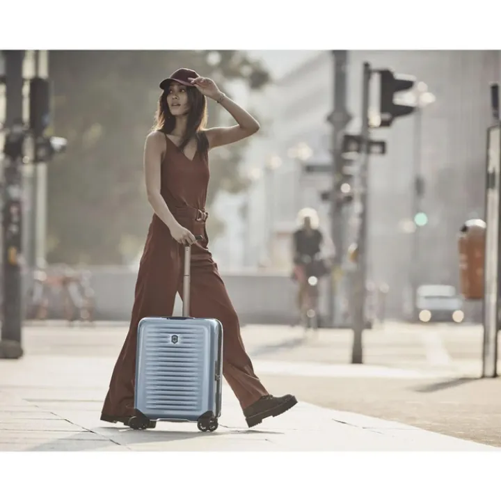 Transavia Trolleys|Ryanair Trolleys>Victorinox Airox Global Hardside Carry-On silver