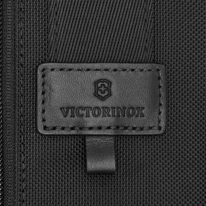 Daypack|15.6 Inch Laptoptassen>Victorinox Mythic Deluxe Backpack black